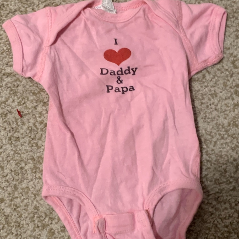 Custom onesie “”Daddy and Papa” 6M